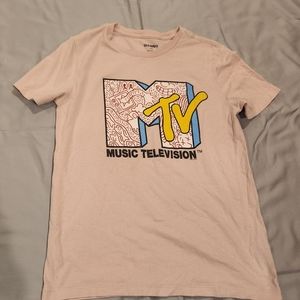 Retro graphic tee